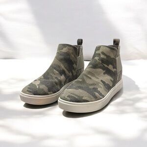 SODA Flat Women Chelsea Shoes Slip On Green Camo 8